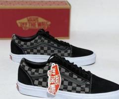 Vans Old Skool Sneaker - Image 2